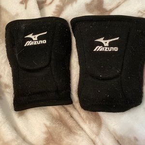 Black volleyball knee pads